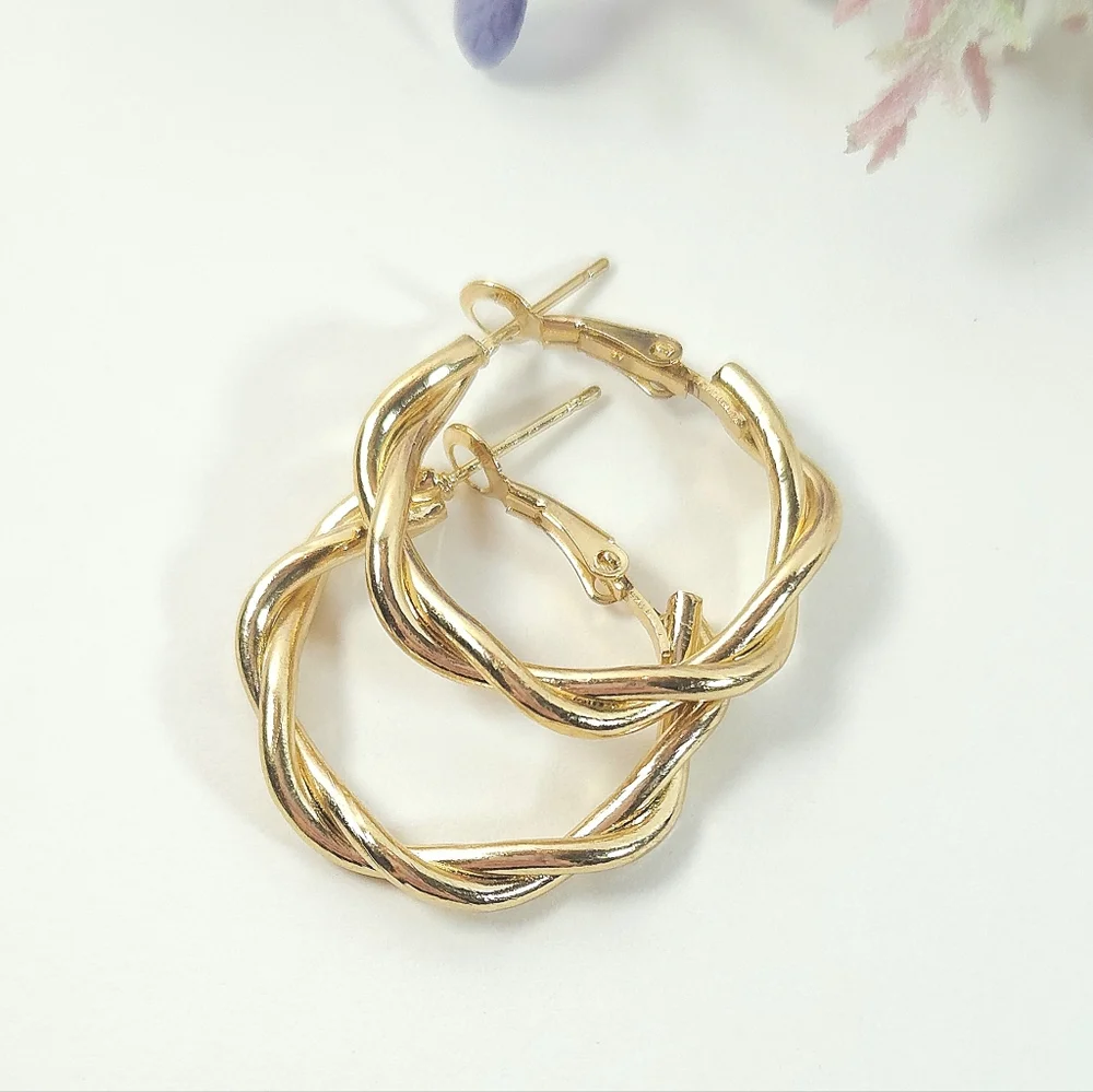 Gold Tone Twist Rope Double Hoop Earrings Modern Hoops - Picture 4 of 6
